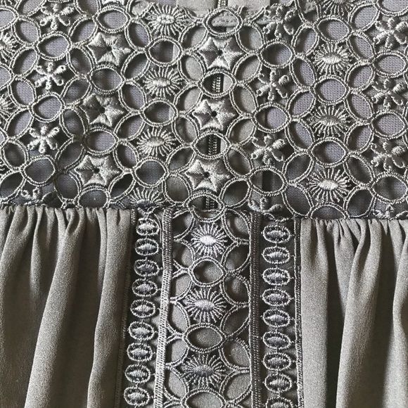 NWOT Ann Taylor Cutout Top Blouse, Sz SP - Picture 4 of 14